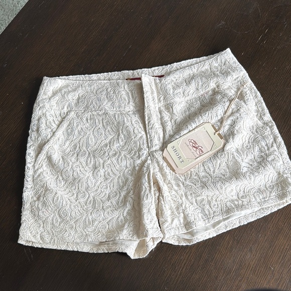 one5one Pants - High Waist Cream Lace Summer Shorts